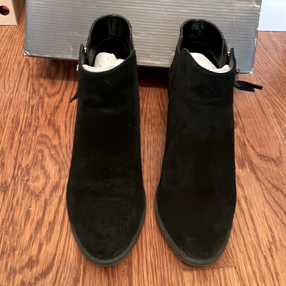 Vionic Black Ankle Booties 8.5